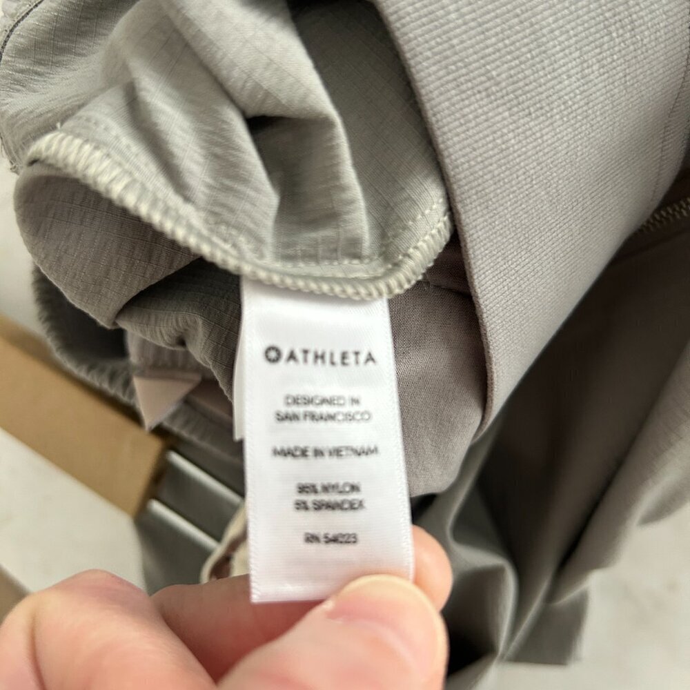 Athleta Pants Gray Mod Trekkie Crop Nylon Stretch Hiking Outdoor Casual - Picture 8 of 8